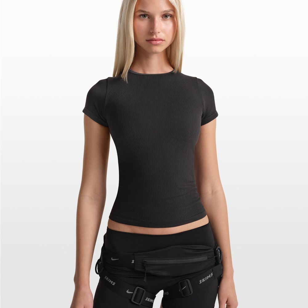 SKIMS Ribbed Seamless Short Sleeve Top